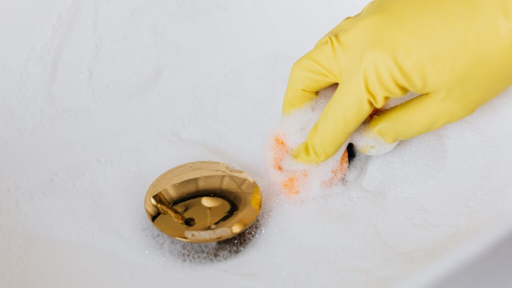 Drain cleaner safety precautions for homeowners using drain cleaning products